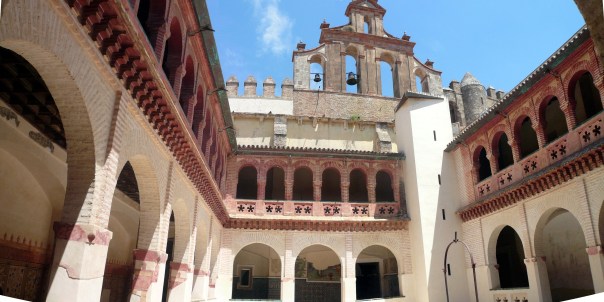 P1160465Claustro de los Muertos